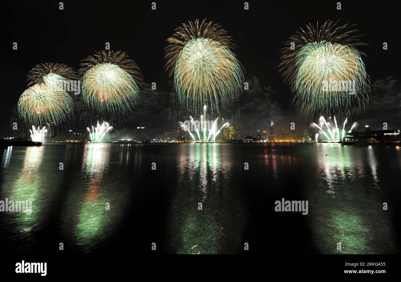 Celebrations 5 hi-res stock photography and images - Page 6