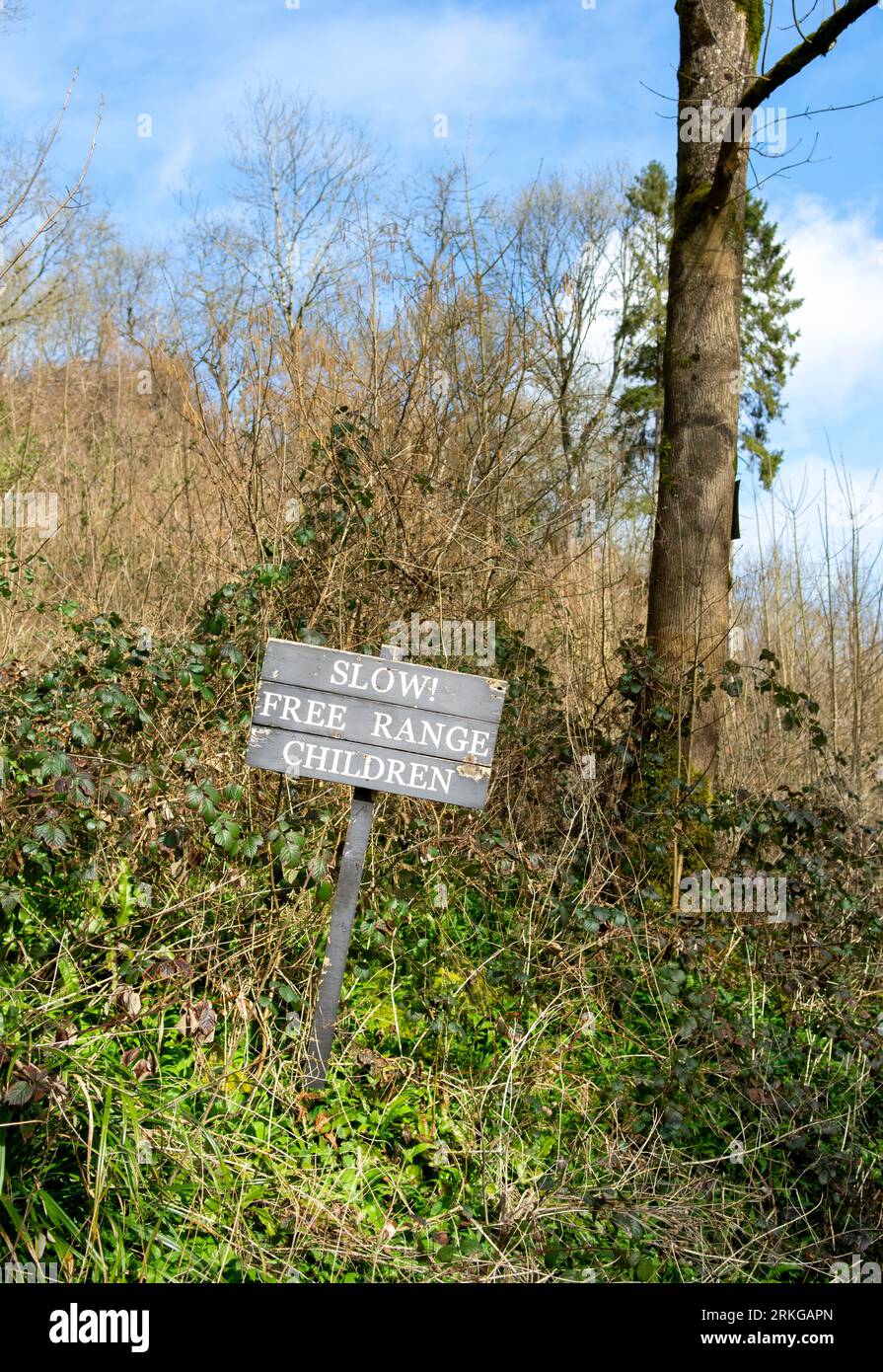 Amusing 'Beware of Free Range Children' road signs as you drive into ...