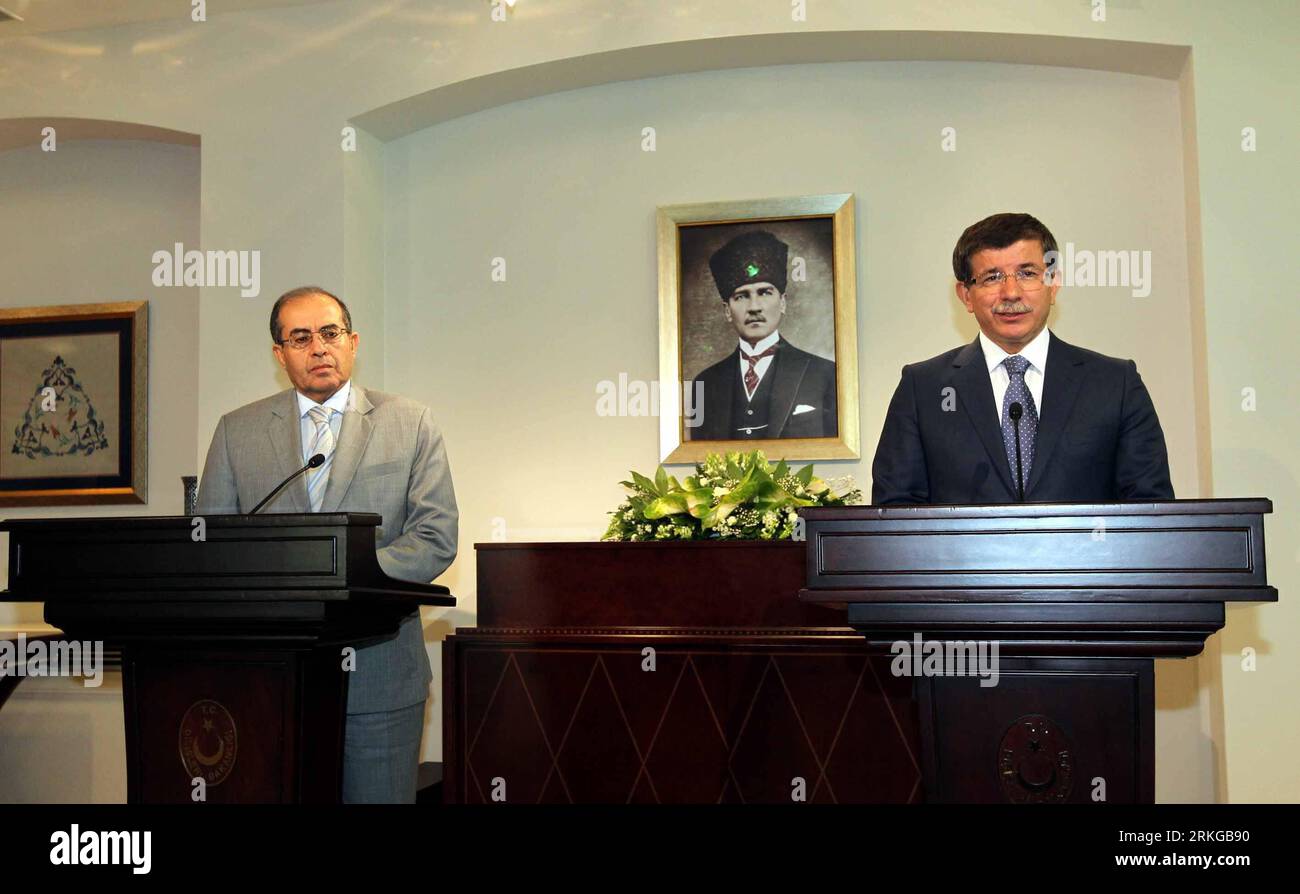 Bildnummer: 55574447  Datum: 06.07.2011  Copyright: imago/Xinhua (110707) -- ANKARA, July 7, 2011 (Xinhua) -- Turkish Foreign Minister Ahmet Davutoglu (R) attends a joint press conference with Mahmoud Jibril, chairman of the Executive Board of Libya s rebel National Transitional Council (NTC), in Ankara July 6, 2011. (Xinhua/Anadolu) (nxl) TURKEY-LIBYA-NTC-MAHMOUD JIBRIL-VISIT PUBLICATIONxNOTxINxCHN People Politik premiumd xmk x0x 2011 quer     Bildnummer 55574447 Date 06 07 2011 Copyright Imago XINHUA  Ankara July 7 2011 XINHUA Turkish Foreign Ministers Ahmet  r Attends a Joint Press Conferen Stock Photo