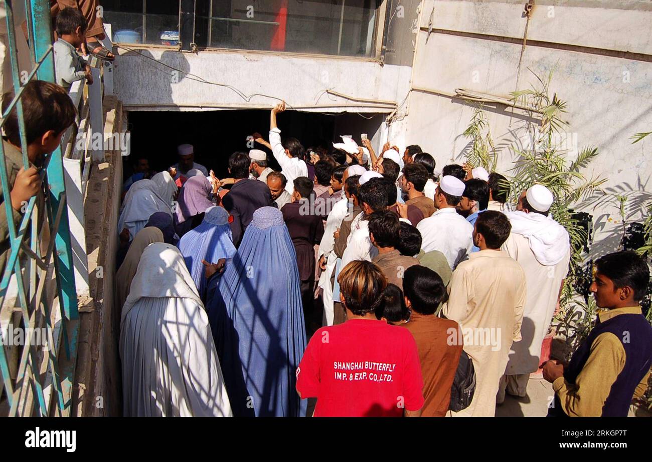 Pakistani food store hires stock photography and images Alamy