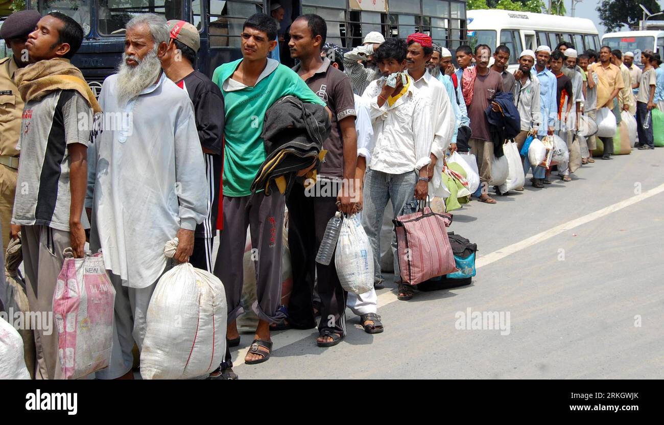 Indian to pakistani border hi-res stock photography and images - Alamy