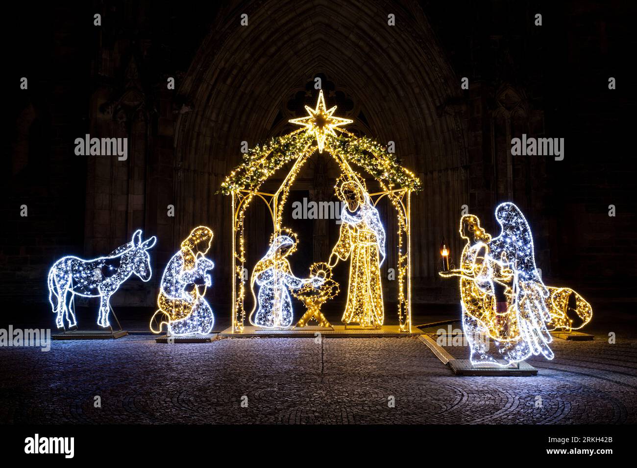 Manger scene christmas lights