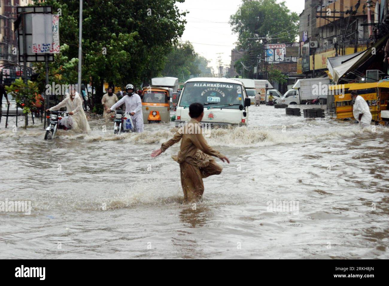Bildnummer: 55726196 Datum: 13.08.2011 Copyright: imago/Xinhua