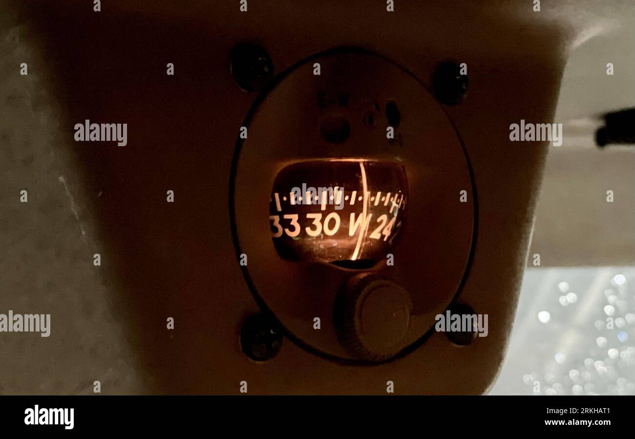 Autopilot flight control panel hi-res stock photography and images - Alamy