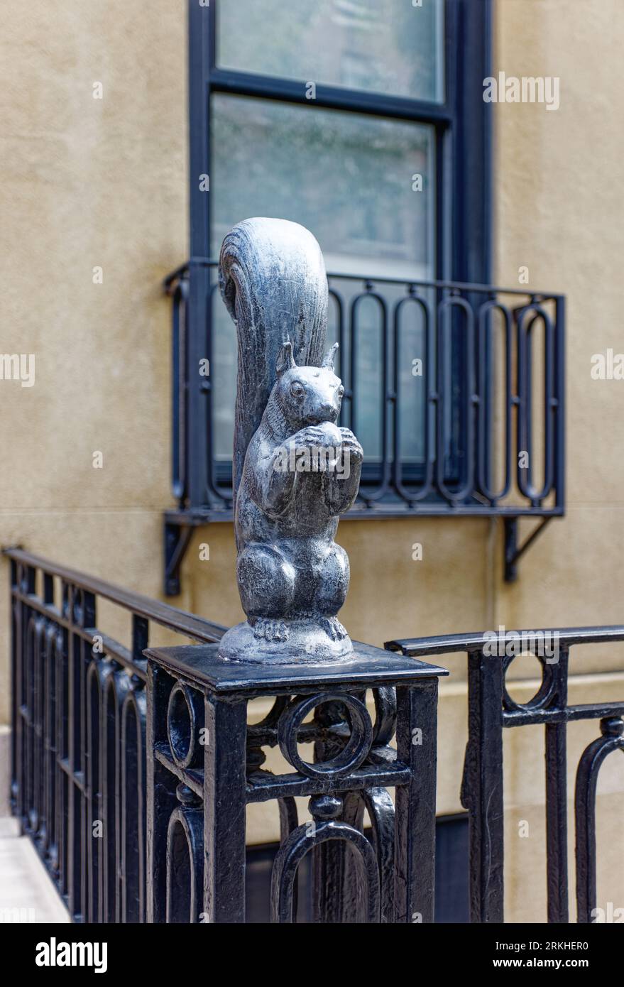 Stoop Handrial 167 e 74th st hi-res stock photography and images - Alamy