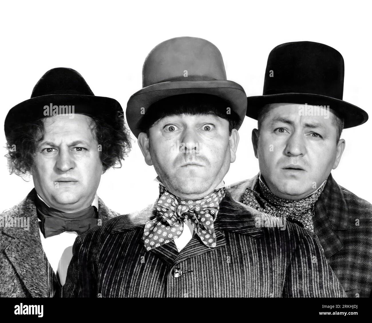 MOE HOWARD, LARRY FINE, CURLY HOWARD and THE THREE STOOGES in UNCIVIL WAR BIRDS (1946), directed by JULES WHITE. Credit: COLUMBIA PICTURES / Album Stock Photo