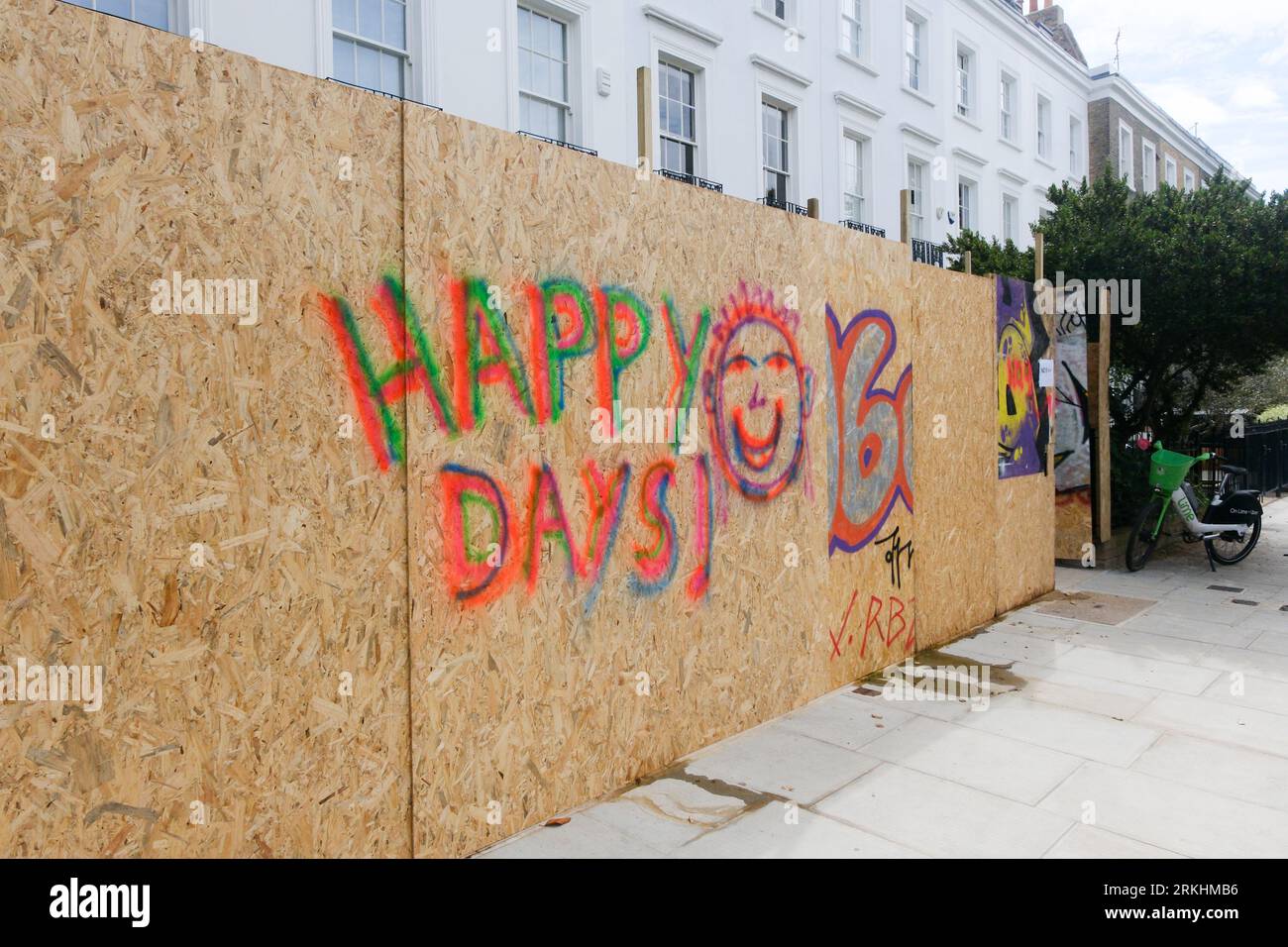 Notting Hill, London, UK. 25th Aug 2023. Notting Hill prepares for the carnival. Properties made
