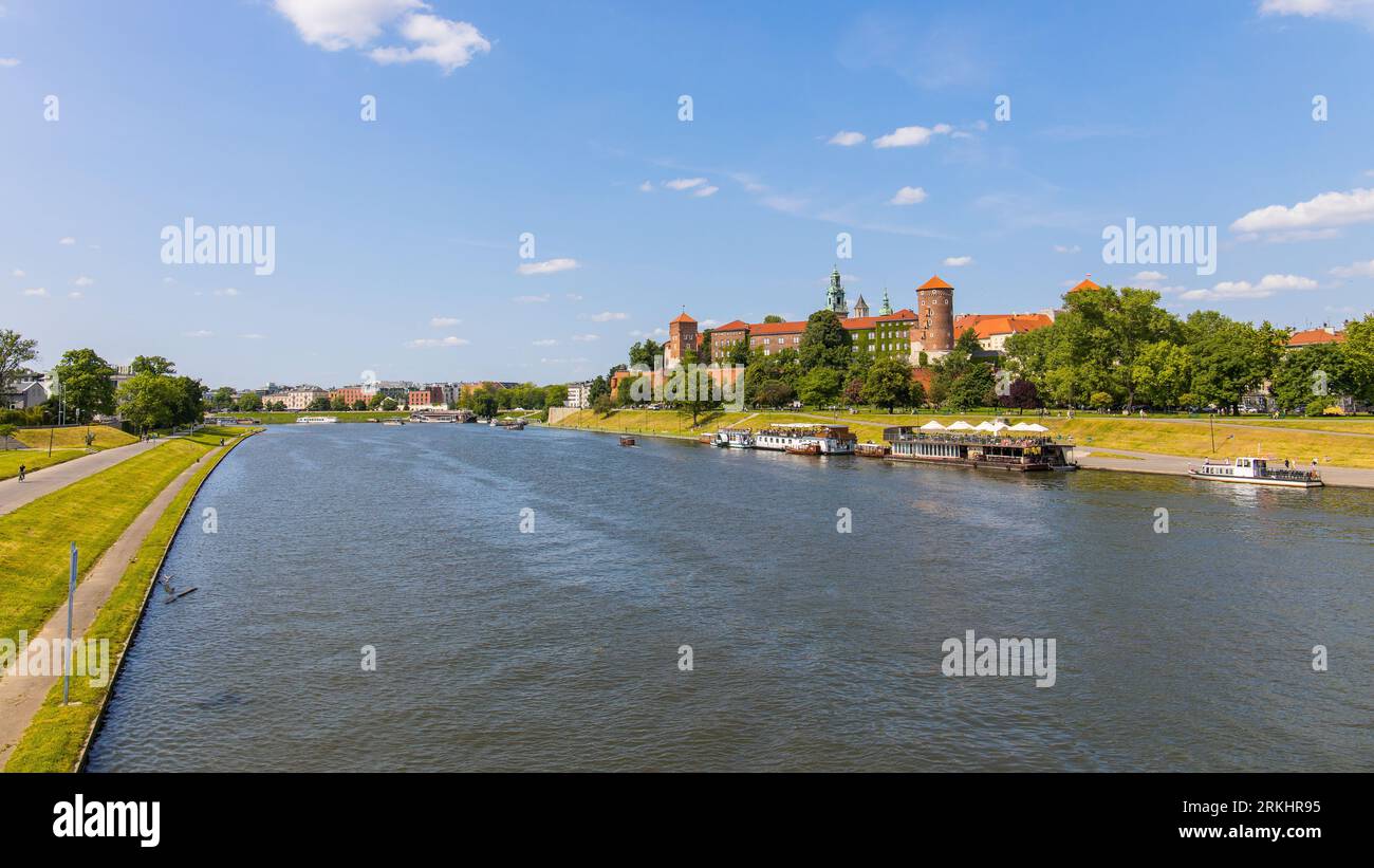Weichel Rivier Weichsel river with Wawel castle in the Unseco world heritage city ...