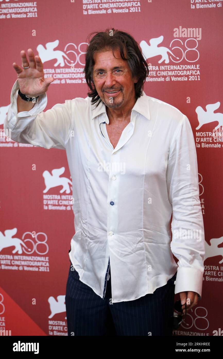 Bildnummer: 55892677  Datum: 04.09.2011  Copyright: imago/Xinhua (110904) -- VENICE, Sept. 4, 2011 (Xinhua) -- U.S. film star Al Pacino poses during the photo-call for his new film Wilde Salome at the 68th Venice International Film Festival in Venice, Italy, Sept. 4, 2011. 71-year-old Pacino will receive the Glory to the Filmmaker Award later Sunday. (Xinhua/Huang Xiaozhe) (nxl) ITALY-VENICE-FILM FESTIVAL-AL PACINO- WILDE SALOME PUBLICATIONxNOTxINxCHN People Film Entertainment Kultur Filmfestival 68 Venedig Photocall Porträt x0x xtm premiumd 2011 hoch      55892677 Date 04 09 2011 Copyright Im Stock Photo