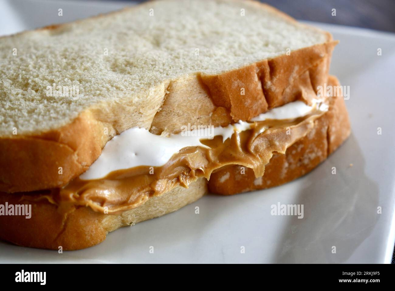 Marshmallow sandwich hi-res stock photography and images - Alamy