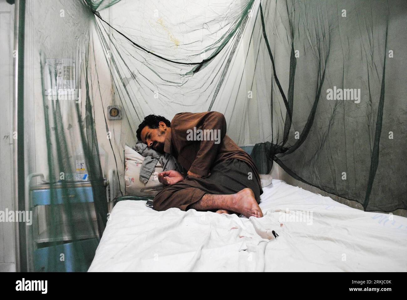 ドーン Medical in pakistan hi-res stock photography and images