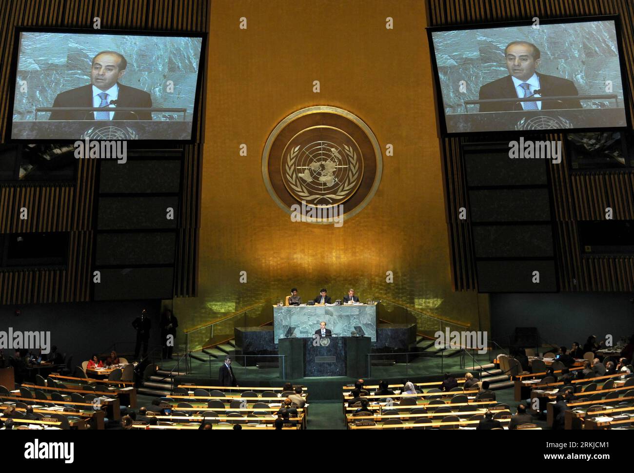 Bildnummer: 56102001  Datum: 24.09.2011  Copyright: imago/Xinhua (110924) -- NEW YORK, Sept. 24, 2011 (Xinhua) -- Mahmoud Jibril, Chairman of the National Transitional Council Executive Office of Libya, speaks during the General Debate of the 66th United Nations General Assembly session at the UN headquarters in New York, the United States, Sept. 24, 2011. (Xinhua/Shen Hong) (wjd) UN-GENERAL DEBATE-LIBYA PUBLICATIONxNOTxINxCHN People Politik Vereinte Nationen Generalversammlung Generaldebatte xjh x0x premiumd 2011 quer      56102001 Date 24 09 2011 Copyright Imago XINHUA  New York Sept 24 2011 Stock Photo