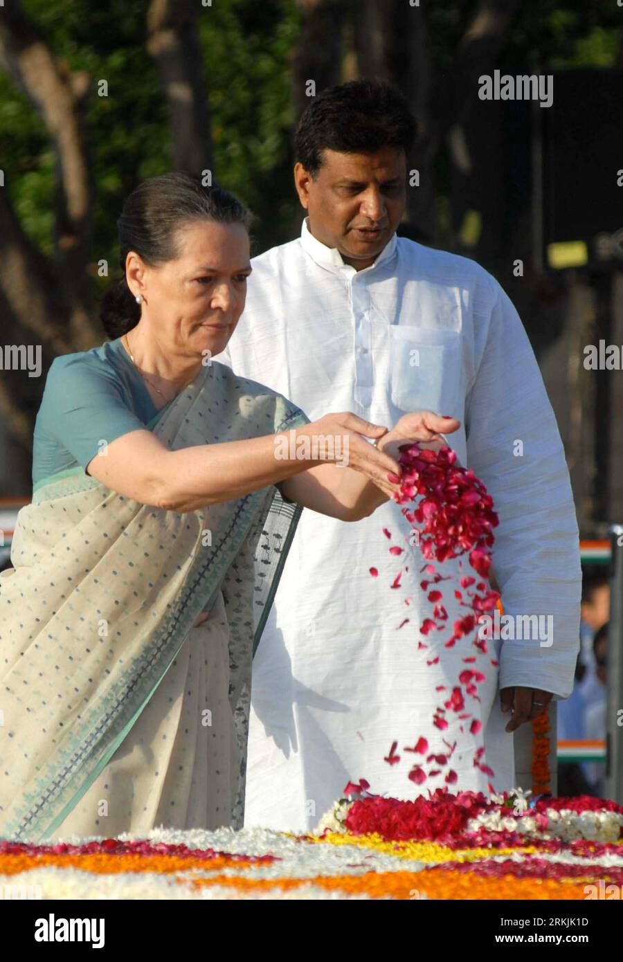 Congress president sonia gandhi hi-res stock photography and images - Alamy
