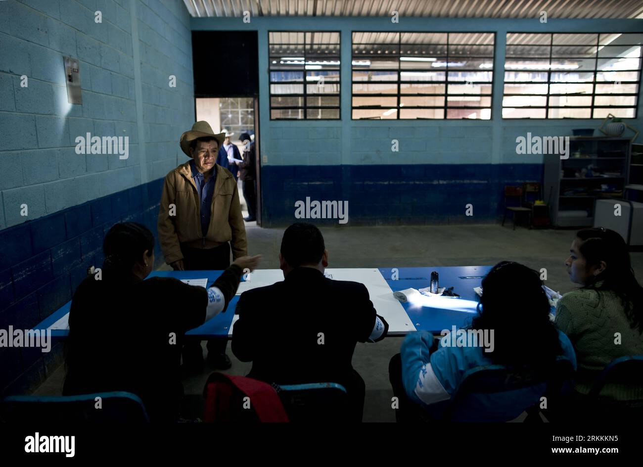 Bildnummer: 56254700  Datum: 06.11.2011  Copyright: imago/Xinhua (111107) -- SAN JUAN COMALAPA, Nov. 7, 2011 (Xinhua) -- A man goes to vote at a polling station in the province of San Juan Comalapa, in Guatemala, on Nov. 6, 2011. Guatemalans started streaming into polling stations Sunday morning to vote in their country s presidential run-off. More than 2,500 polling stations across the Central American country opened their doors at 7 a.m. (1300 GMT) for the election, a follow-up to the first round in September. (Xinhua/Guillermo Arias) (py) (srb) GUATEMALA-SAN JUAN COMALAPA-PESIDENTIAL ELECTI Stock Photo