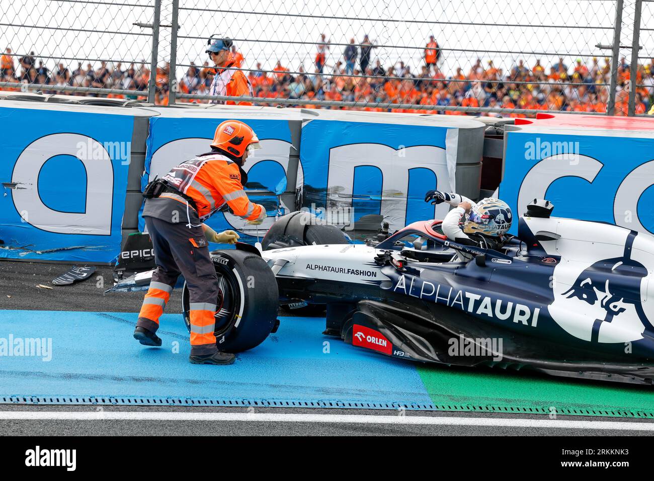 03 RICCIARDO Daniel (aus), Scuderia AlphaTauri AT04, action, crash, accident, during the 2023 Formula 1 Heineken Dutch Grand Prix, 13th round of the 2023 Formula One World Championship from August 25 to 28, 2023 on the Zandvoort Circuit, in Zandvoort, Netherlands Credit: Independent Photo Agency/Alamy Live News Stock Photo