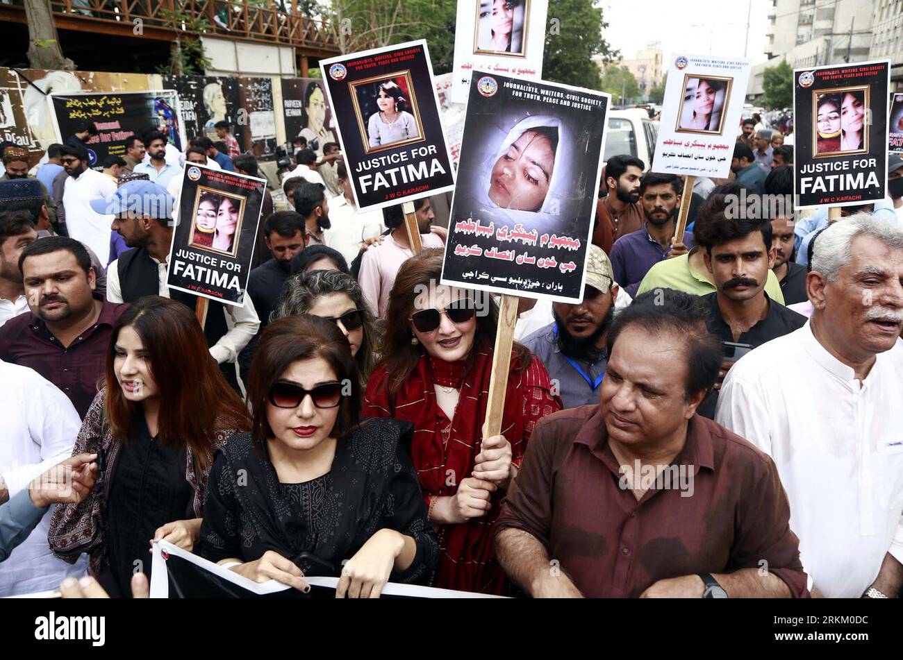 Karachi, Pakistan. 25th Aug, 2023. Members of Journalists, Writers, Civil Society for Truth, Peace and Justice are holding protest demonstration for demanding justice for 10-years old housemaid Fatima Fariro, at Karachi press club on Friday, August 25, 2023. Credit: Pakistan Press International (PPI)/Alamy Live News Credit: Pakistan Press International (PPI)/Alamy Live News Stock Photo