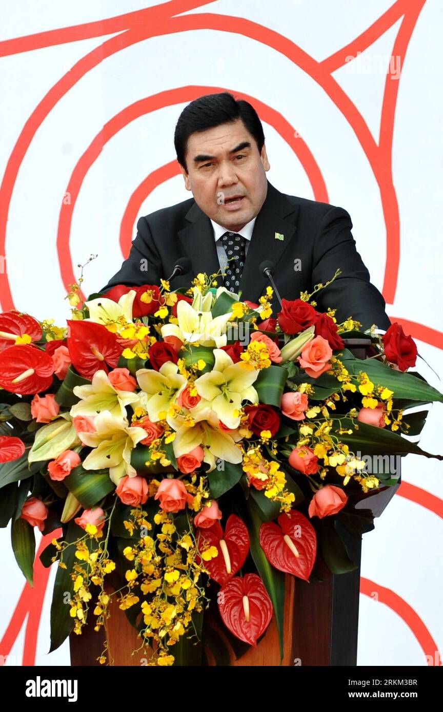 Gurbanguly berdymukhamedov of turkmenistan hi-res stock Gurbanguly berdymukhamedov of turkmenistan hi-res stock