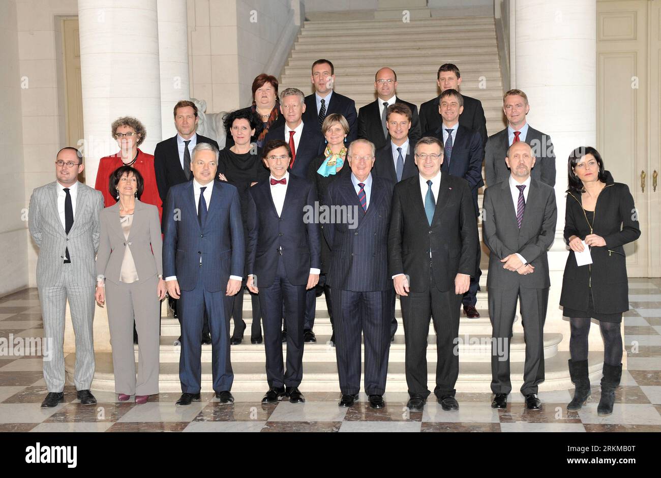 Bildnummer: 56651937  Datum: 06.12.2011  Copyright: imago/Xinhua (111206) -- BRUSSELS, Dec 6, 2011 (Xinhua) ¨C Belgian King Albert II (front 4th R) and new Prime Minister Elio Di Rupo (front 1st L) s new cabinet members stand for a group photo a Laeken Palace, Brussels, capital of Belgiun on Dec. 6, 2011. Also seen: Steven Vanackere, Didier Reynders, Johan Vande Lanotte, Vincent Van Quickenborne, Joelle Milquet, Laurette Onkelinx, Sabine Laruelle, Pieter De Crem, Paul Magnette, Annemie Turtelboom, Olivier Chastel, Monica De Coninck, Melchior Wathelet, Philippe Courard, Servais Verherstraeten, Stock Photo