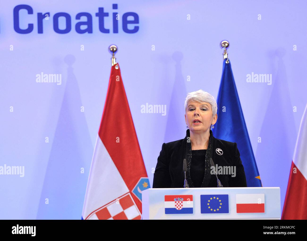 Bildnummer: 56679977  Datum: 09.12.2011  Copyright: imago/Xinhua (111209) -- BRUSSELS, Dec. 9, 2011 (Xinhua) -- Croatian Pime Minister Jadranka Kosor delivers a speech during the signature ceremony of Croatia s EU accession treaty at the EU headquarters in Brussles, capital of Belgium on Dec. 9, 2011. Croatia on Friday signed here its European Union accession treaty and is set to become the bloc s 28th member on July 1, 2013.(Xinhua/Wu Wei) (yt) BELGIUM-EU-CROATIA PUBLICATIONxNOTxINxCHN People Politik Unterzeichnung Beitrittsvertrag Beitritt EU Porträt x0x xst premiumd 2011 quer Highlight Stock Photo