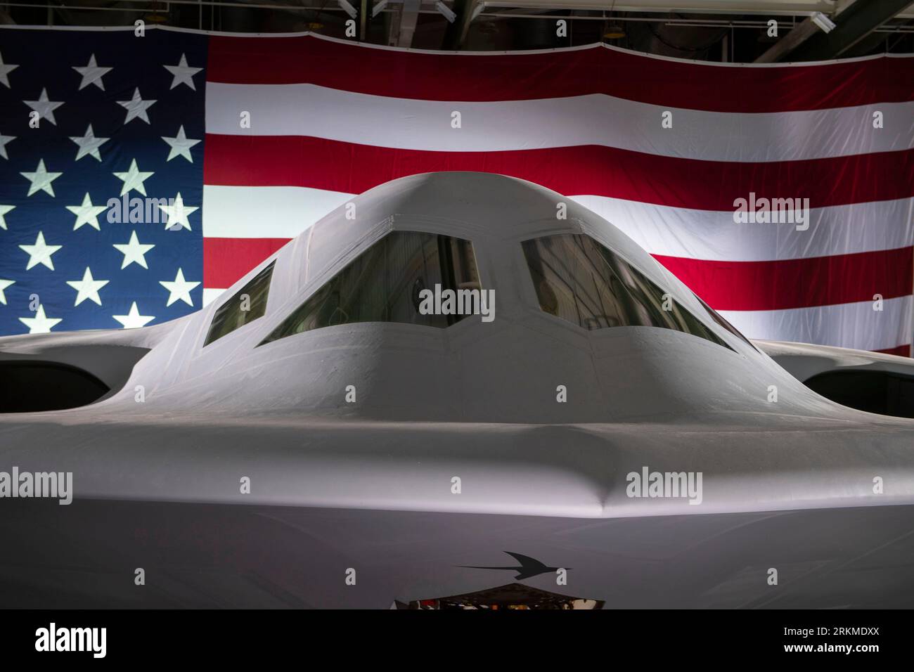 Palmdale, United States. 28 November, 2022. The U.S. Air Force B-21 Raider stealth strategic bomber aircraft in a hangar at Plant 42, before the unveiling ceremony at Edwards Air Force Base, November 28, 2022 in Palmdale, California.  Credit: USAF/U.S. Air Force Photo/Alamy Live News Stock Photo