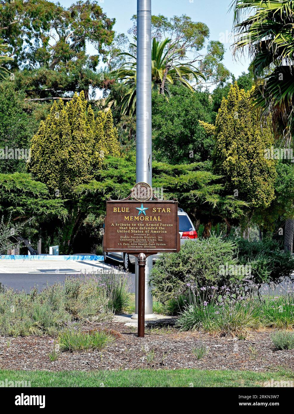 Blue Star Memorial plaque tribute to the Armed Forces, sponsored by Diablo Foothills District  and the California Garden Clubs in front of the Veterans Administration's Hospital  in Livermore, California Stock Photo