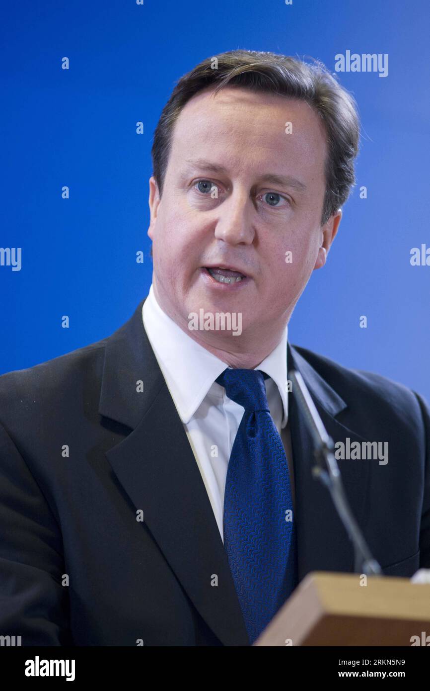 Bildnummer: 56988152  Datum: 30.01.2012  Copyright: imago/Xinhua (120131) -- BRUSSELS, Jan. 31, 2012 (Xinhua) -- British Prime Minister David Cameron addresses a press conference after EU s informal summit at EU headquarters in Brussels, capital of Belgium, Jan 30, 2012. All EU member states except Britain and the Czech Republic would join and sign a new fiscal treaty designed to enshrine tighter deficit and debt discipline, European Council President Herman Van Rompuy said here late on Monday. (Xinhua/Thierry Monasse)(yt) BELGIUM-EU-SUMMIT PUBLICATIONxNOTxINxCHN People Politik xda x0x premium Stock Photo