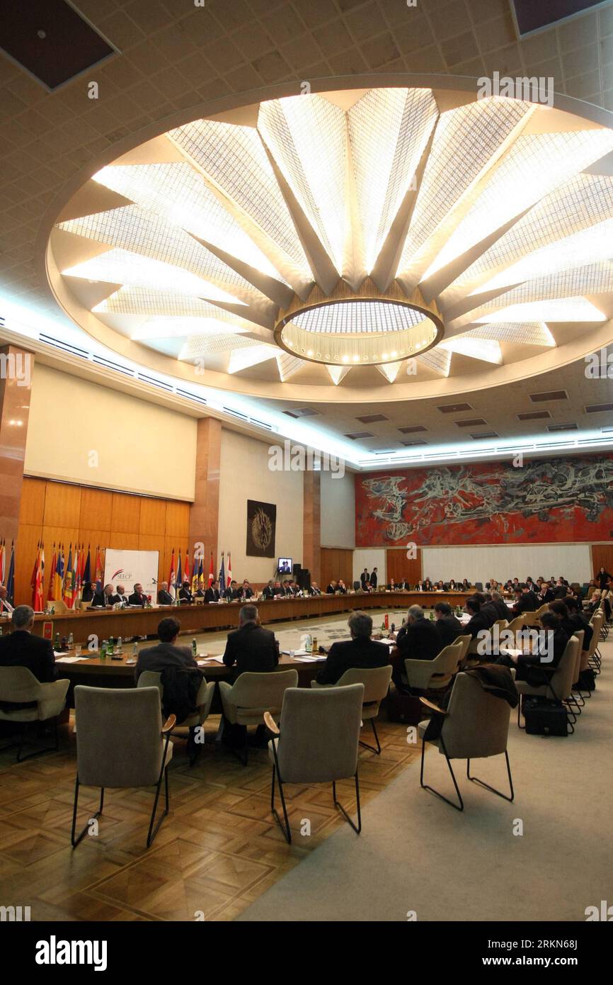 Bildnummer: 56995991  Datum: 31.01.2012  Copyright: imago/Xinhua (120131) -- BELGRADE, Jan. 31, 2012 (Xinhua) -- Photo taken on Jan. 31, 2012 shows that the informal meeting of foreign ministers of the South East European Co-operation Process (SEECP) is held in Belgrade. (Xinhua/Vladimir Milovanovic) (zx) SERBIA-BELGRADE-SEECP PUBLICATIONxNOTxINxCHN Politik xns x2x 2012 hoch o0 Kooperationsrat für Südosteuropa, Außenminister, Außenministertreffen, People     56995991 Date 31 01 2012 Copyright Imago XINHUA  Belgrade Jan 31 2012 XINHUA Photo Taken ON Jan 31 2012 Shows Thatcher The Informal Meeti Stock Photo