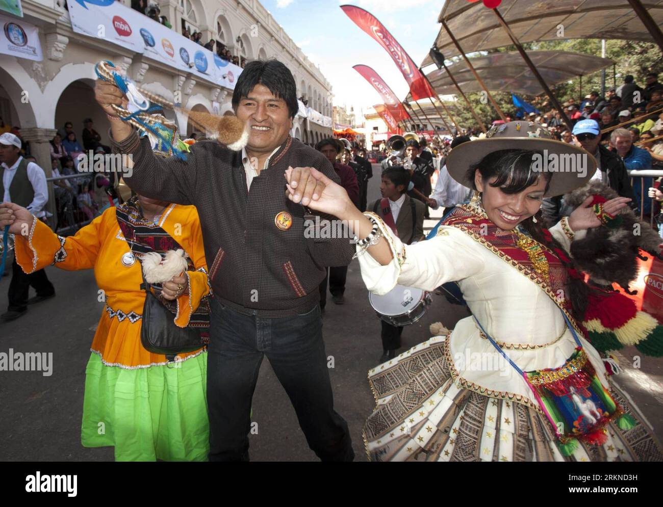 Oruro carnival bolivia hi-res stock photography and images - Page