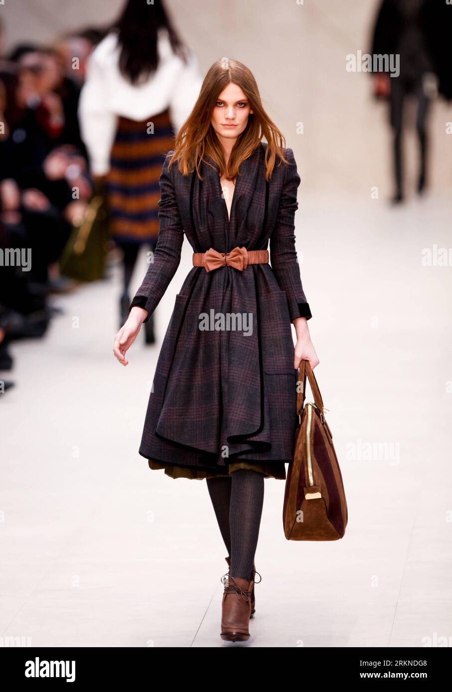 Burberry fashion collection london fashion week hi-res stock photography  and images - Page 2 - Alamy