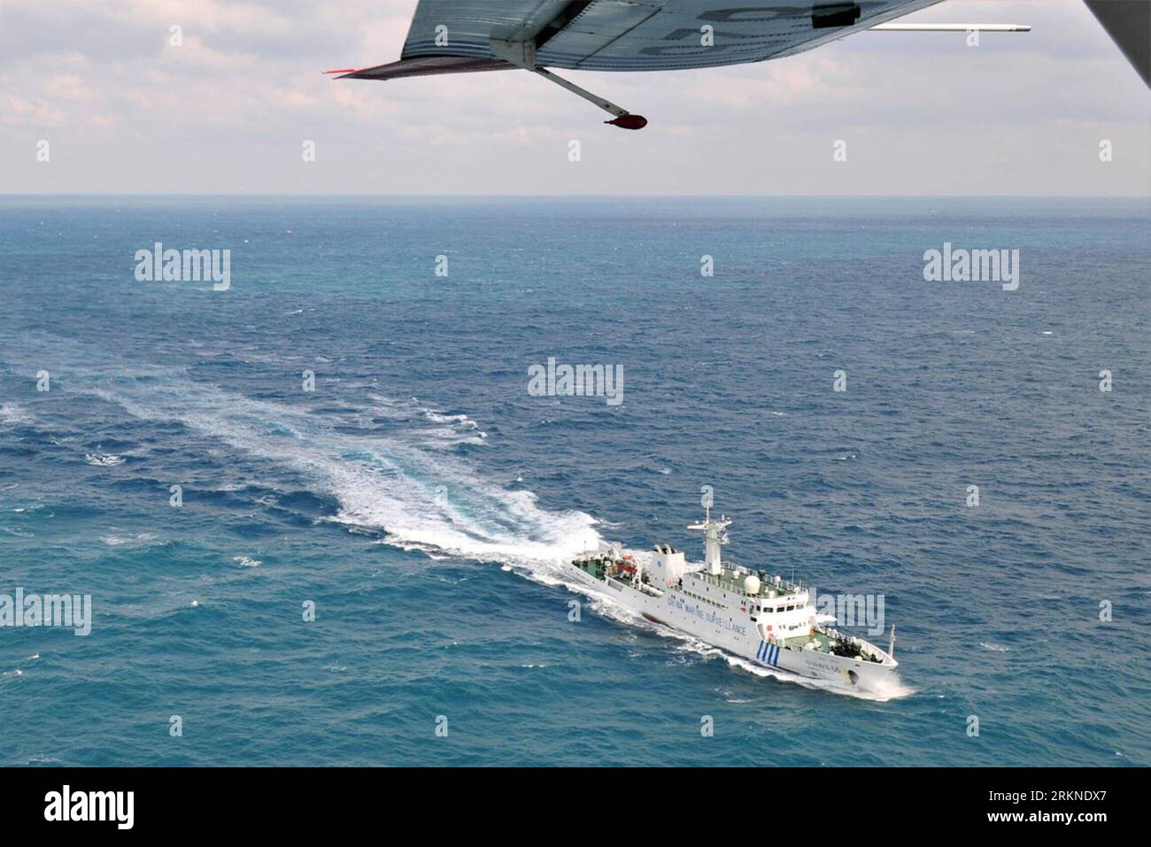 Bildnummer: 57096417  Datum: 21.02.2012  Copyright: imago/Xinhua (120221) -- SHANGHAI, Feb. 21, 2012 (Xinhua) -- Photo provided by China Marine Surveillance shows a Chinese maritime law enforcement boat patroling in China s territorial waters on Feb. 19, 2012. Chinese maritime law enforcers recently identified and expelled two Japanese boats that were caught carrying out illegal surveillance activities in China s territorial waters, maritime authorities said Tuesday. Routine patrols by China Marine Surveillance officers discovered two Japan Coast Guard survey boats in the East China Sea late S Stock Photo