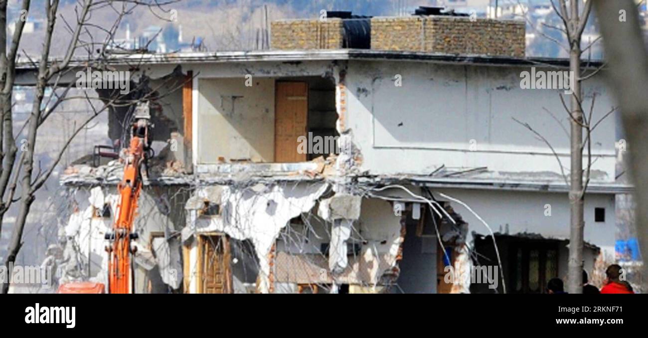 Osama laden hi-res stock photography and images - Page 6 - Alamy, image size:1300x678