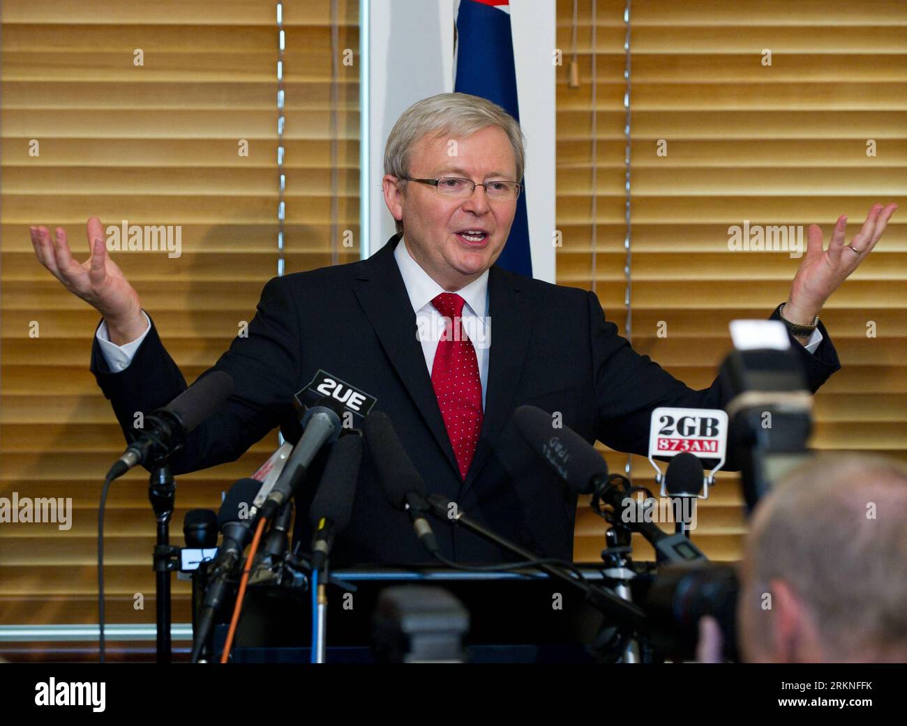 Bildnummer: 57111414  Datum: 26.02.2012  Copyright: imago/Xinhua (120227) -- CANBERRA, Feb. 27, 2012 (Xinhua) -- Former Prime Minister and Foreign Minister Kevin Rudd speaks at a press conference after Australian Prime Minister Julia Gillard wins the Labor ballot vote in Canberra, Australia, Feb. 27, 2012. Kevin Rudd said here Monday he congratulated current leader of the ruling Labor party Julia Gillard on her strong win and he bore no grudges. (Xinhua/Bai Xue) (zyw) AUSTRALIA-CANBERRA-LABOR CAUCUS PUBLICATIONxNOTxINxCHN PEople Politik premiumd xsp x0x 2012 quer      57111414 Date 26 02 2012 Stock Photo