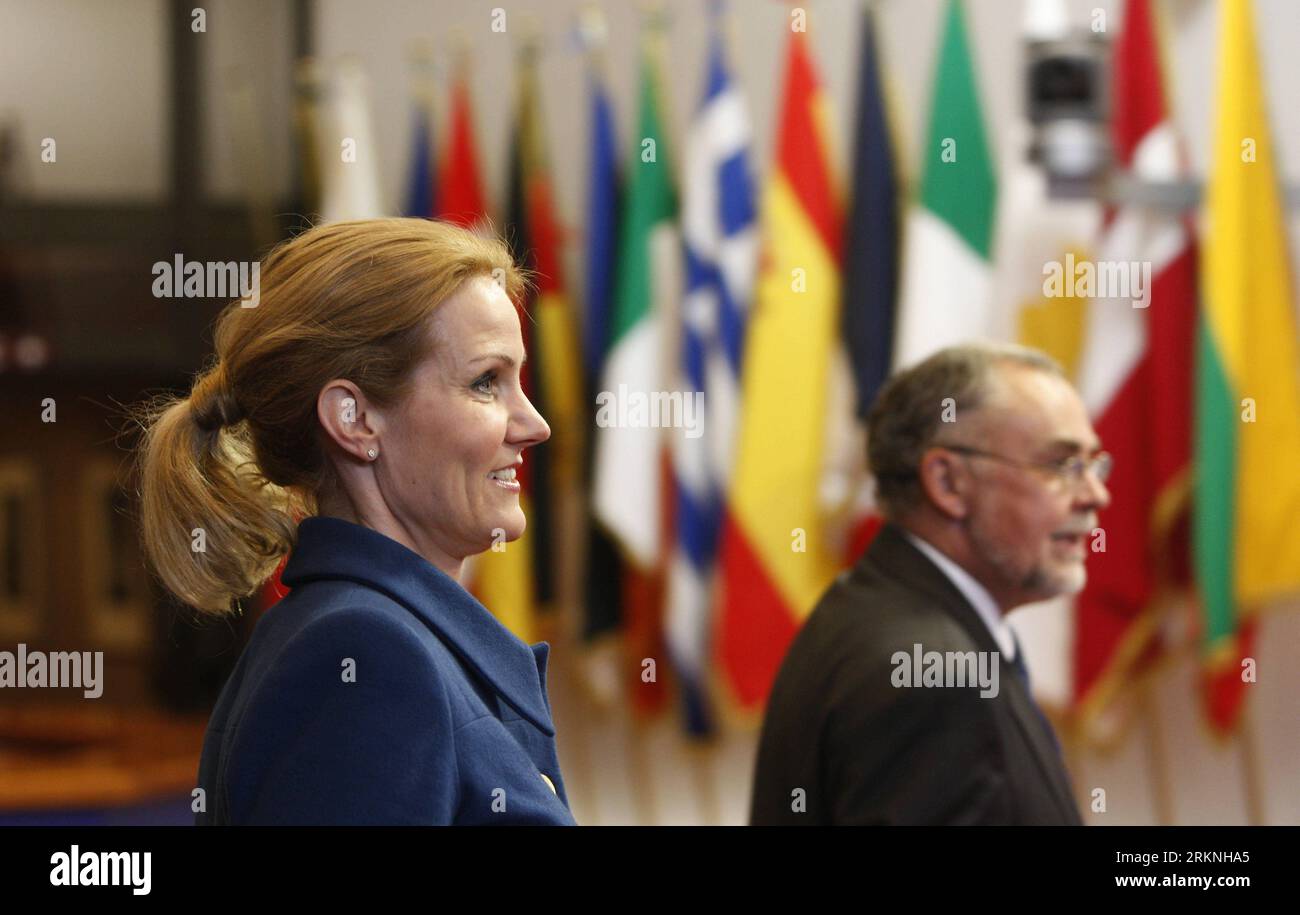 Bildnummer: 57134326  Datum: 01.03.2012  Copyright: imago/Xinhua (120301) --BRUSSELS, March 1, 2012 (Xinhua) -- Danish Prime Minister Helle Thorning-Schmidt (L) arrives for the EU summit at EU s headquarters in Brussels, Belgium, on March 1, 2012. European leaders are expected to focus on boosting growth during the summit on Thursday and Friday.(Xinhua/Zhou Lei)(yt) BELGIUM-EU-SUMMIT PUBLICATIONxNOTxINxCHN People Politik EU Versammlung Gipfel xdp x0x premiumd 2012 quer      57134326 Date 01 03 2012 Copyright Imago XINHUA  Brussels March 1 2012 XINHUA Danish Prime Ministers bright Thorning Schm Stock Photo