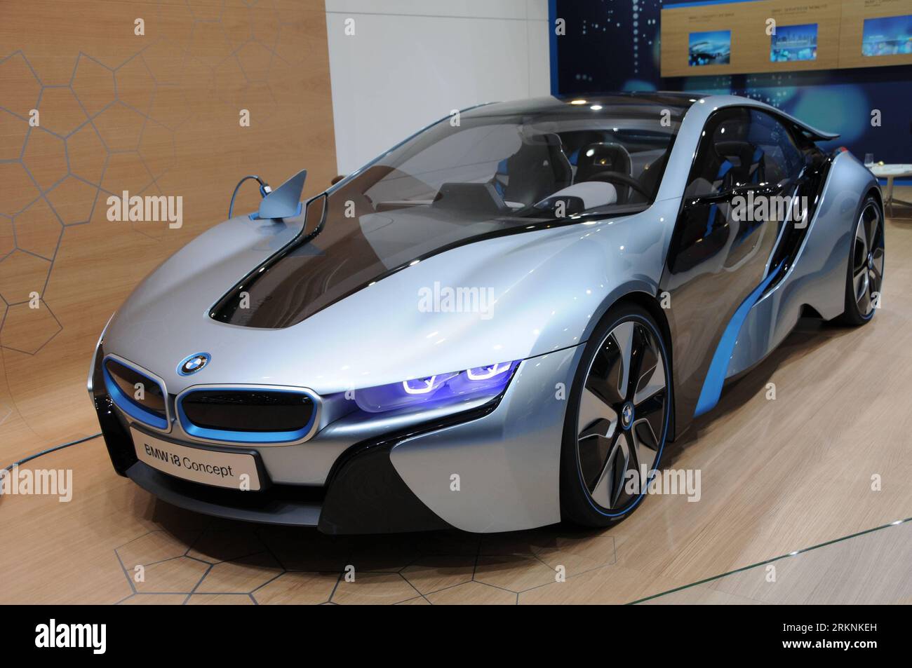 Bmw i8 concept hi-res stock photography and images - Page 2