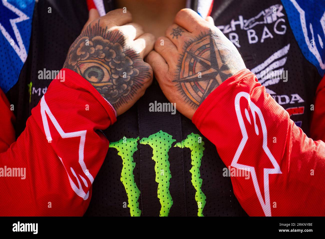 La tattoo hi-res stock photography and images - Page 6 - Alamy, image size:1300x957