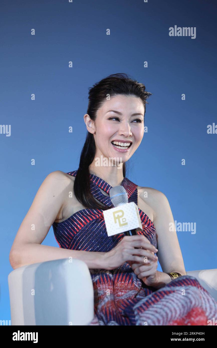 Michelle monique reis hi-res stock photography and images - Alamy