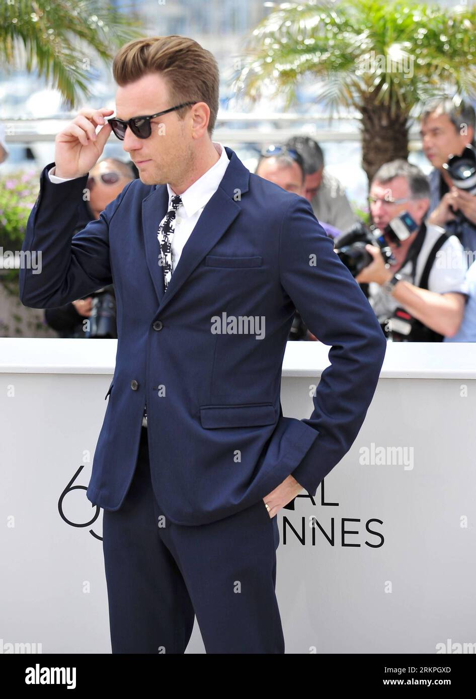 Bildnummer: 57995594  Datum: 16.05.2012  Copyright: imago/Xinhua (120516) -- CANNES, May 16, 2012 (Xinhua) -- The feature film jury of the 65th Cannes Film Festival, British actor Ewan Mc Gregor poses for photos during a photocall in Cannes, southern France, on May 16, 2012. The festival kicked off here on Wednesday. (Xinhua/Ye Pingfan) (zjl) RANCE-CANNES-FILM FESTIVAL-PHOTOCALL-JURY PUBLICATIONxNOTxINxCHN Kultur Entertainment People Film 65. Internationale Filmfestspiele Cannes Photocall Porträt x0x xst 2012 hoch Highlight premiumd      57995594 Date 16 05 2012 Copyright Imago XINHUA  Cannes Stock Photo