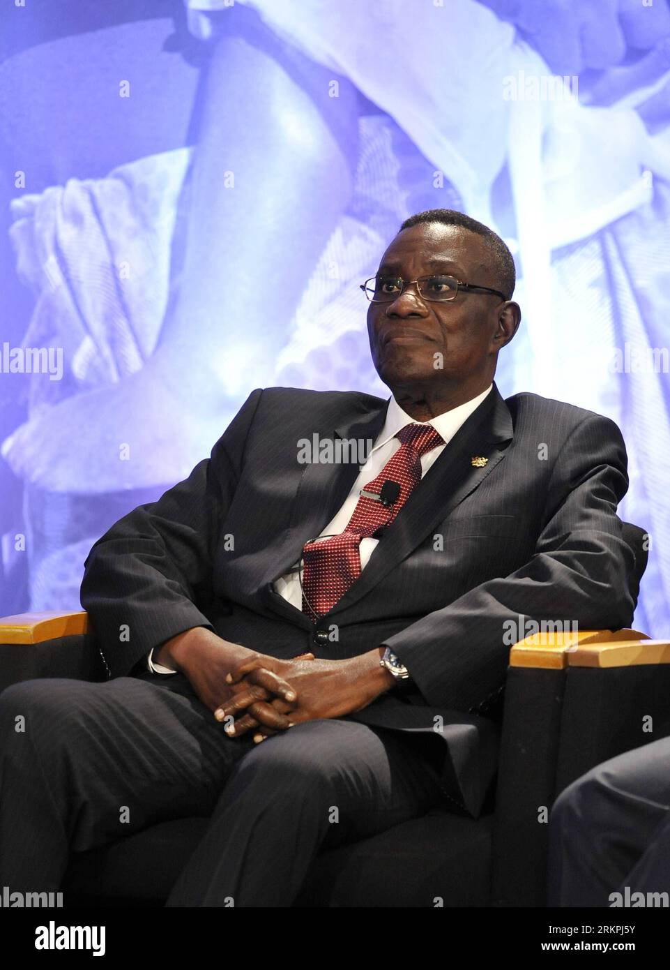 Bildnummer: 58004928  Datum: 18.05.2012  Copyright: imago/Xinhua (120518) -- WASHINGTON D.C., May 18, 2012 (Xinhua) -- Ghana s President John Evans Atta Mills is seen during a symposium on Global Agriculture and Food Security in Washington D.C., capital of the United States, May 18, 2012, on the sidelines of the G8 summit. (Xinhua/Wang Yiou) US-WASHINGTON-G8-FOOD SECURITY PUBLICATIONxNOTxINxCHN People Politik xda x0x 2012 hoch      58004928 Date 18 05 2012 Copyright Imago XINHUA  Washington D C May 18 2012 XINHUA Ghana S President John Evans Atta Mills IS Lakes during a Symposium ON Global Agr Stock Photo