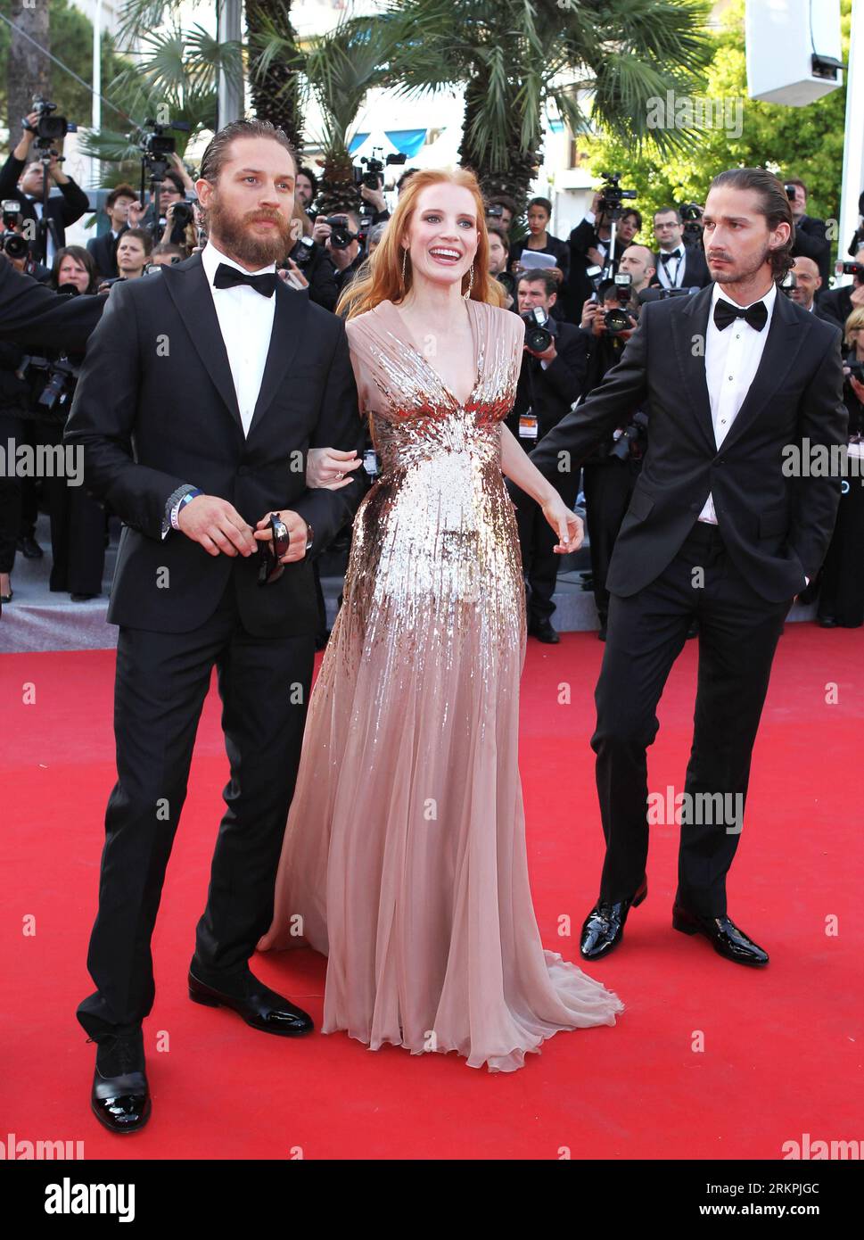 Bildnummer: 58006910  Datum: 19.05.2012  Copyright: imago/Xinhua (120519) -- CANNES, May 19, 2012 (Xinhua) -- Cast members (R-L) U.S. actor Shia LaBeouf, U.S. actress Jessica Chastain and British actor Tom Hardy attend the premiere for the American film Lawless at the 65th Cannes Film Festival, southern France, May 19, 2012. (Xinhua/Gao Jing) FRANCE-CANNES-FILM FESTIVAL-LAWLESS-PREMIERE PUBLICATIONxNOTxINxCHN Kultur Entertainment People Film 65. Internationale Filmfestspiele Cannes Filmpremiere premiumd xsp x0x 2012 hoch      58006910 Date 19 05 2012 Copyright Imago XINHUA  Cannes May 19 2012 Stock Photo
