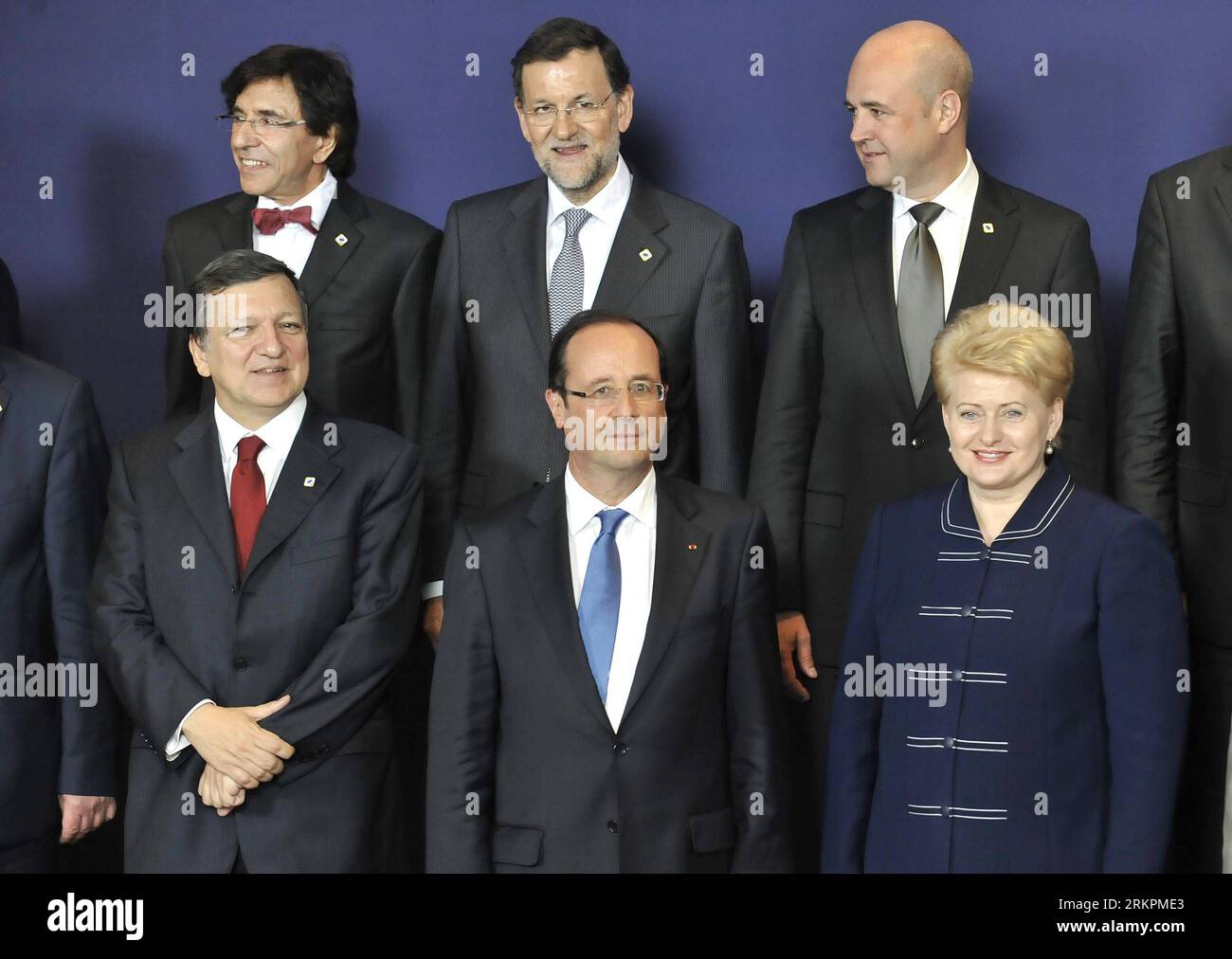 Bildnummer: 58022958  Datum: 23.05.2012  Copyright: imago/Xinhua (120523) -- BRUSSELS, May 23, 2012 (Xinhua) -- European Commission President Jose Manuel Barroso, French President Francois Hollande, Lithuanian President Dalia Grybauskaite (Front L to R), Belgian Prime Minister Elio Di Rupo, Spanish Prime Minister Mariano Rajoy, Swedish Prime Minister Fredirk Reinfeldt (Rear L to R) attend the group photo session of an informal dinner of European Union (EU) leaders in Brussels, capital of Belgium, on May 23, 2012. (Xinhua/Wu Wei) BELGIUM-EU-INFORMAL DINNER PUBLICATIONxNOTxINxCHN People Politik Stock Photo