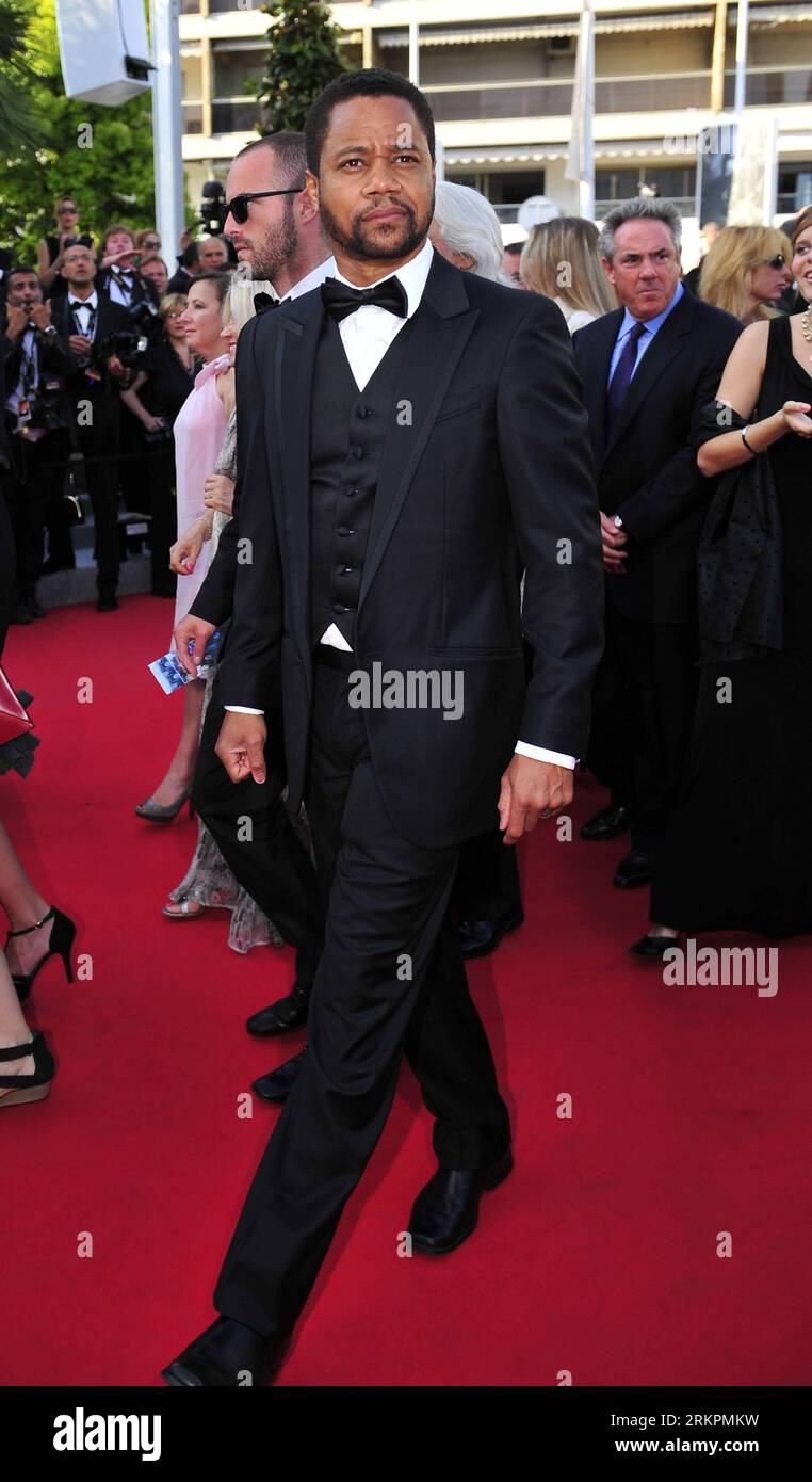 Bildnummer: 58027673  Datum: 24.05.2012  Copyright: imago/Xinhua (120524) -- CANNES, May 24, 2012 (Xinhua) -- U.S. actor Cuba Gooding Jr. arrives for the premiere of The Paperboy at the 65th Cannes Film Festival in Cannes, southern France, May 24, 2012. (Xinhua/Ye Pingfan) FRANCE-CANNES-FILM FESTIVAL-PREMIERE-PAPERBOY PUBLICATIONxNOTxINxCHN Kultur Entertainment People Film 65. Internationale Filmfestspiele Cannes Filmpremiere Premiere Freisteller x0x xub 2012 hoch premiumd      58027673 Date 24 05 2012 Copyright Imago XINHUA  Cannes May 24 2012 XINHUA U S Actor Cuba Gooding Jr arrives for The Stock Photo