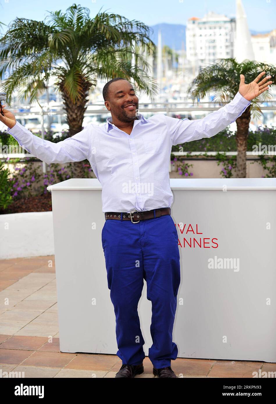 Bildnummer: 58030794  Datum: 24.05.2012  Copyright: imago/Xinhua (120524) -- CANNES, May 24, 2012 (Xinhua) -- Director Lee Daniels poses during a photocall for his film The Paperboy at the 65th Cannes Film Festival, in Cannes, southern France, May 24, 2012. (Xinhua/Ye Pingfan)(srb) FRANCE-CANNES-FILM FESTIVAL-PHOTOCALL-THE PAPERBOY PUBLICATIONxNOTxINxCHN Kultur Entertainment People Film 65. Internationale Filmfestspiele Cannes x0x xkg 2012 hoch      58030794 Date 24 05 2012 Copyright Imago XINHUA  Cannes May 24 2012 XINHUA Director Lee Daniels Poses during a photo call for His Film The Paperbo Stock Photo