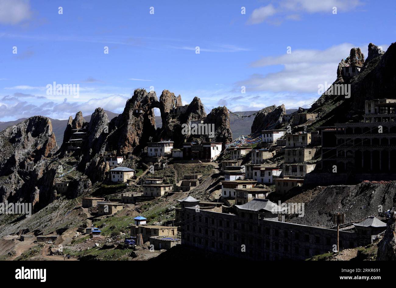 Bildnummer: 58131732  Datum: 08.06.2012  Copyright: imago/Xinhua (120621) -- LHASA, June 21, 2012 (Xinhua) -- Photo taken on June 8, 2012 shows the Zezhol Monastery of the Tibetan Bon Religion at Dengqen County of Qamdo prefecture, southwest China s Tibet Autonomous Region. (Xinhua/Chogo) (ry) CHINA-TIBET-RELIGION (CN) PUBLICATIONxNOTxINxCHN Gesellschaft xbs x2x 2012 quer   o0   Kloster  Religion Buddhismus     58131732 Date 08 06 2012 Copyright Imago XINHUA  Lhasa June 21 2012 XINHUA Photo Taken ON June 8 2012 Shows The  monastery of The Tibetan Bon Religion AT  County of Qamdo Prefecture Sou Stock Photo