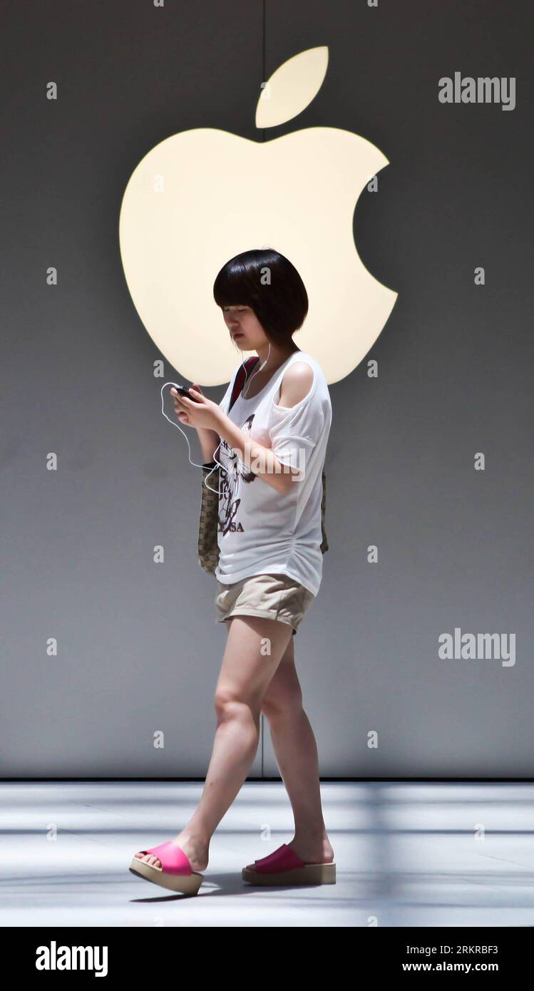 trend extra – Accenture (6) | Images :: Behance, image size:749x1390