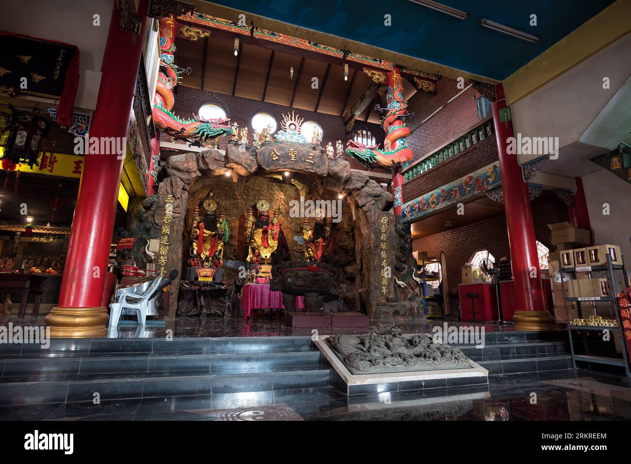 Yong Peng, Malaysia - Feb 8, 2019: A grand scenic traditional colourful chinese Black Dragon Cave temple in Yong Peng;  Johor, Malaysia - The Black Dr Stock Photo