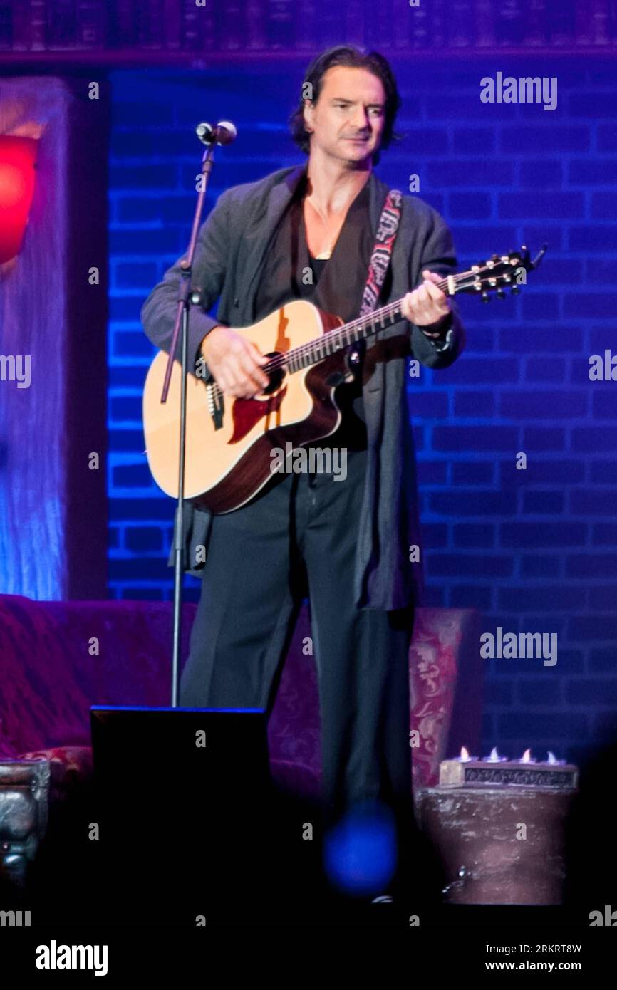 Ricardo arjona hi-res stock photography and images - Alamy