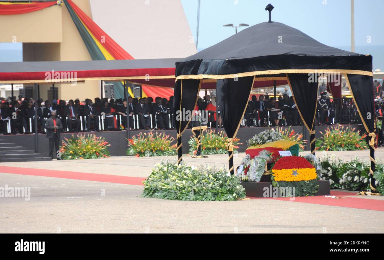 Bildnummer: 58333568  Datum: 10.08.2012  Copyright: imago/Xinhua (120810) -- ACCRA, Aug. 10, 2012 (Xinhua) -- The casket of late Ghanaian President John Evans Atta Mills is seen at the Independence Square during his funeral in Accra, Ghana, on Aug. 10, 2012. Ghana held a state funeral in the capital city on Friday for the late President, who died here on July 24 at the age of 68. (Xinhua/Shao Haijun) GHANA-FUNERAL-LATE PRESIDENT-MILLS PUBLICATIONxNOTxINxCHN People Politik Beerdigung Gedenken Trauer xjh x0x premiumd 2012 quer      58333568 Date 10 08 2012 Copyright Imago XINHUA  Accra Aug 10 20 Stock Photo