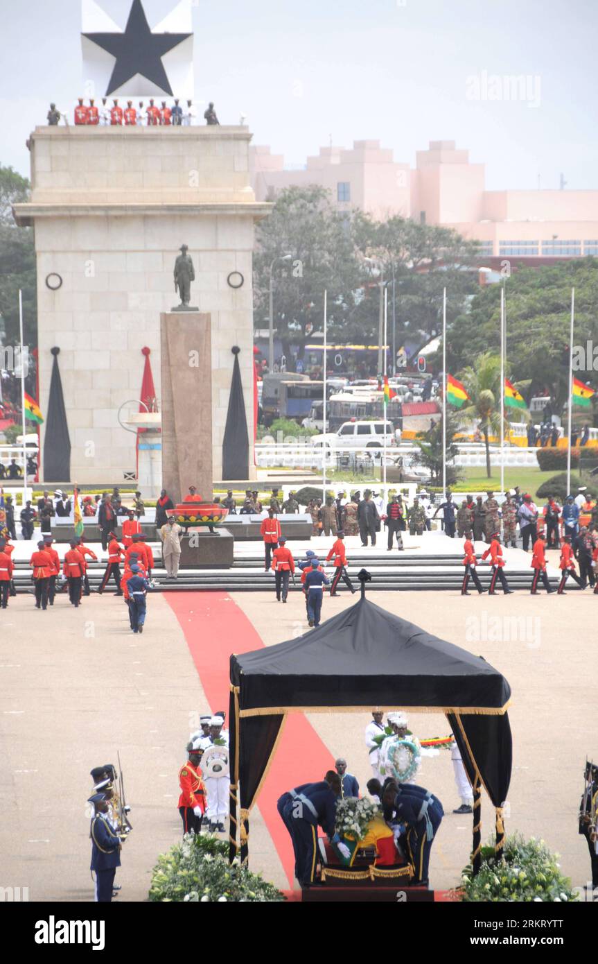 Bildnummer: 58333572  Datum: 10.08.2012  Copyright: imago/Xinhua (120810) -- ACCRA, Aug. 10, 2012 (Xinhua) -- The casket of late Ghanaian President John Evans Atta Mills is seen at the Independence Square during his funeral in Accra, Ghana, on Aug. 10, 2012. Ghana held a state funeral in the capital city on Friday for the late President, who died here on July 24 at the age of 68. (Xinhua/Shao Haijun) GHANA-FUNERAL-LATE PRESIDENT-MILLS PUBLICATIONxNOTxINxCHN People Politik Beerdigung Gedenken Trauer xjh x0x premiumd 2012 hoch Highlight      58333572 Date 10 08 2012 Copyright Imago XINHUA  Accra Stock Photo