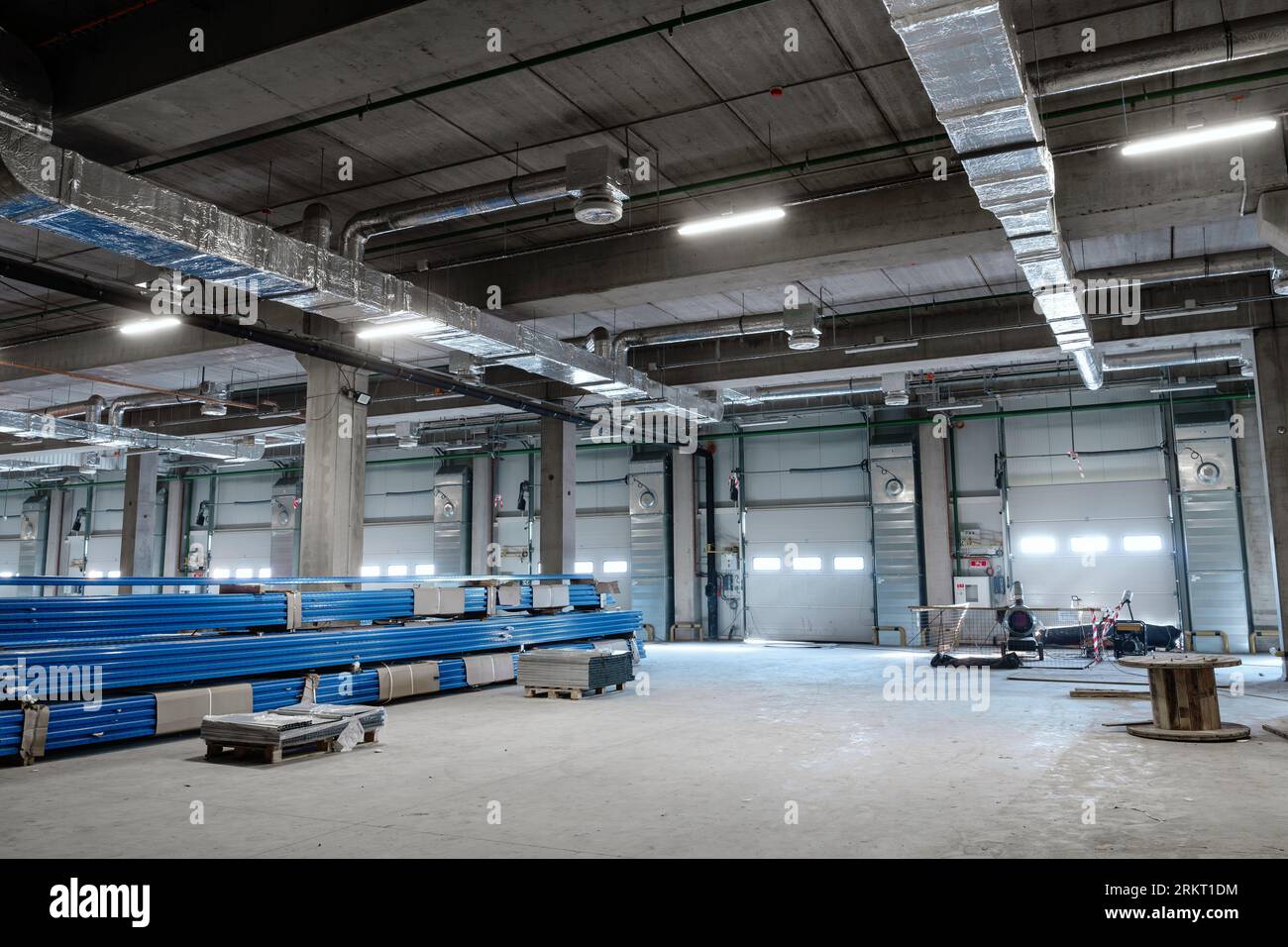 Construction of a large distribution warehouse Stock Photo Alamy
