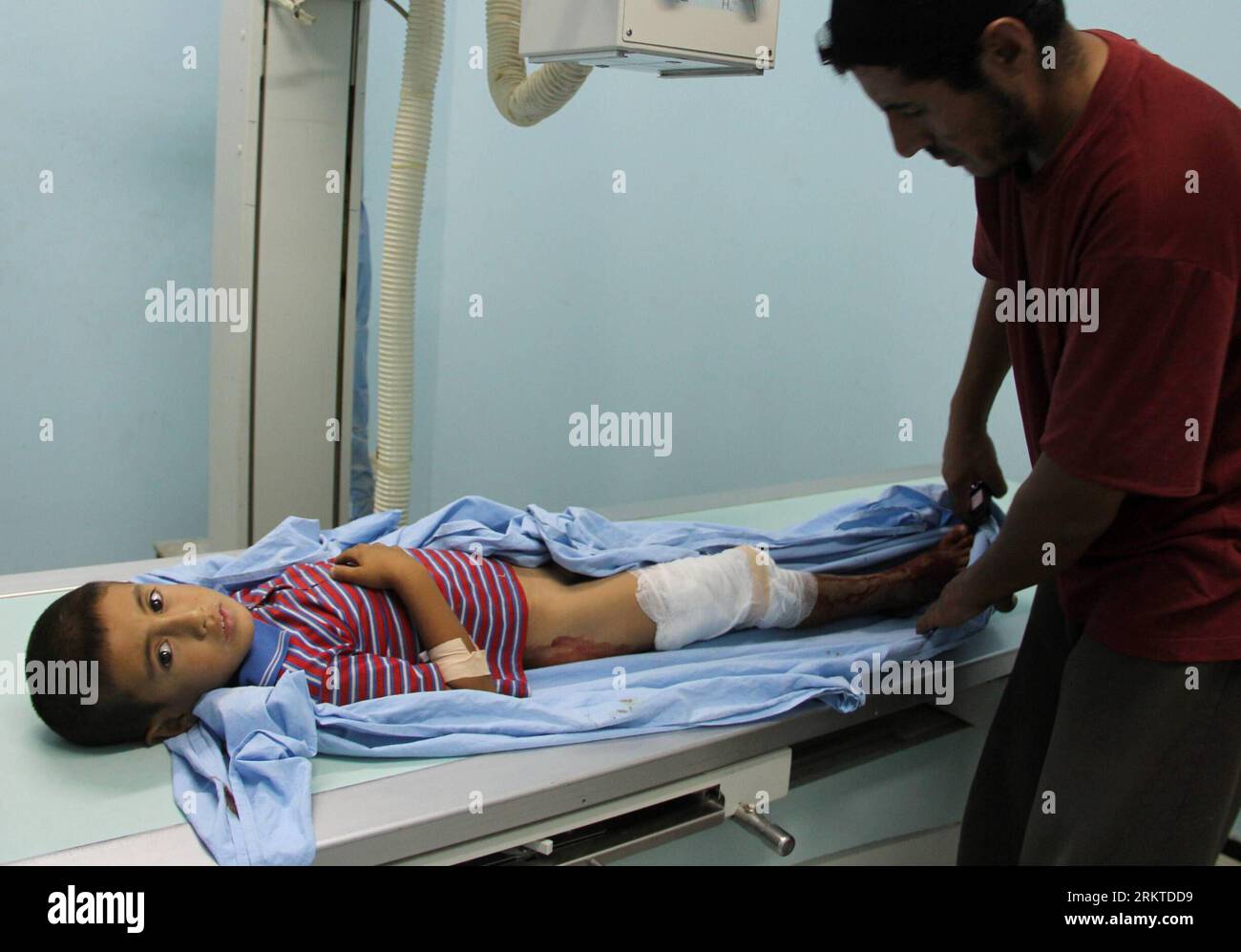 Rafah hospital child hires stock photography and images Alamy